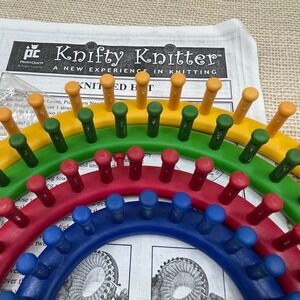 Provocraft Knifty Knitter Set‎ 4 Round Looms Knitting Hat Project with Hook